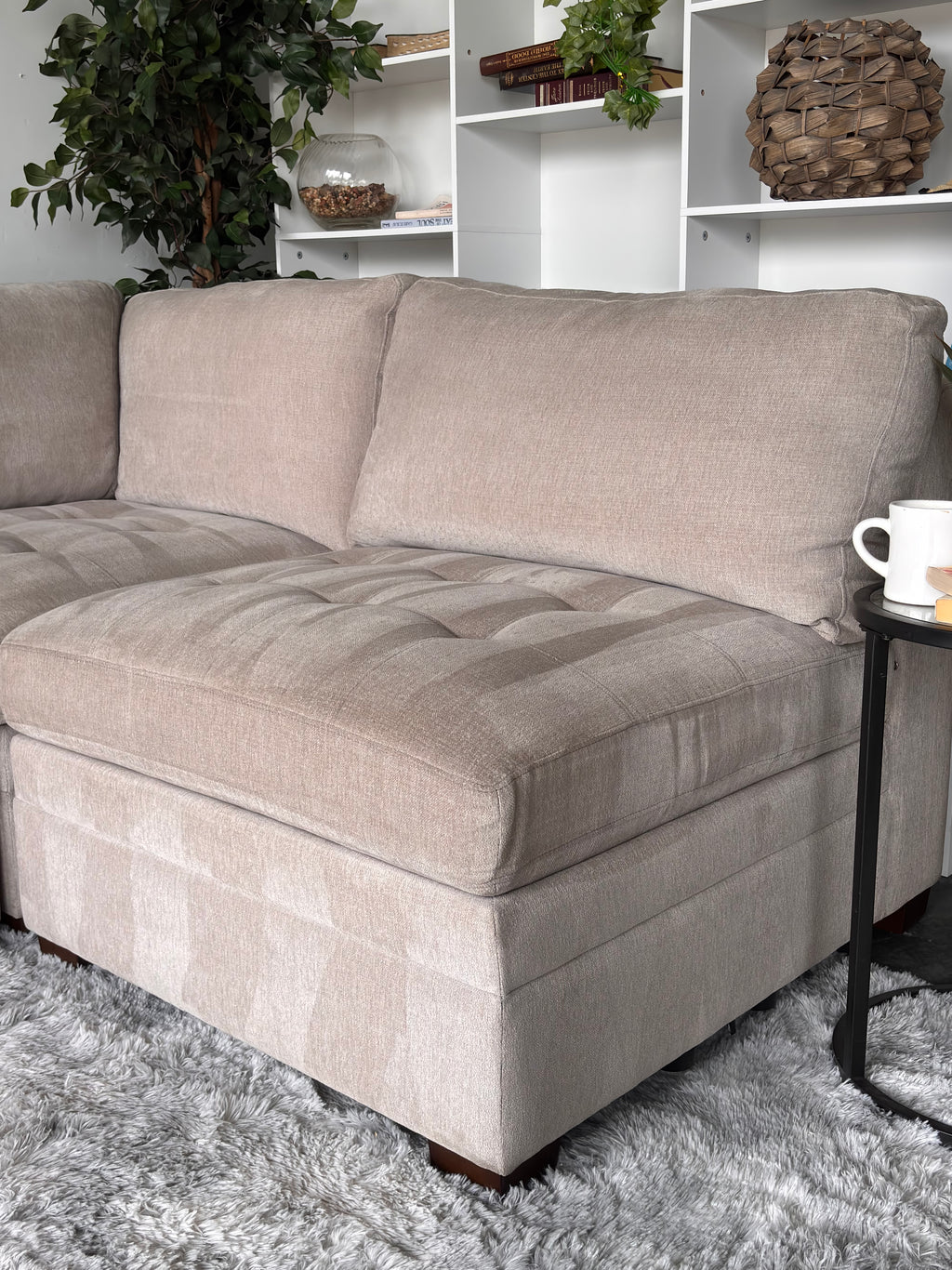 Thomasville Tisdale Sectional with Storage Ottoman - Modular Comfort