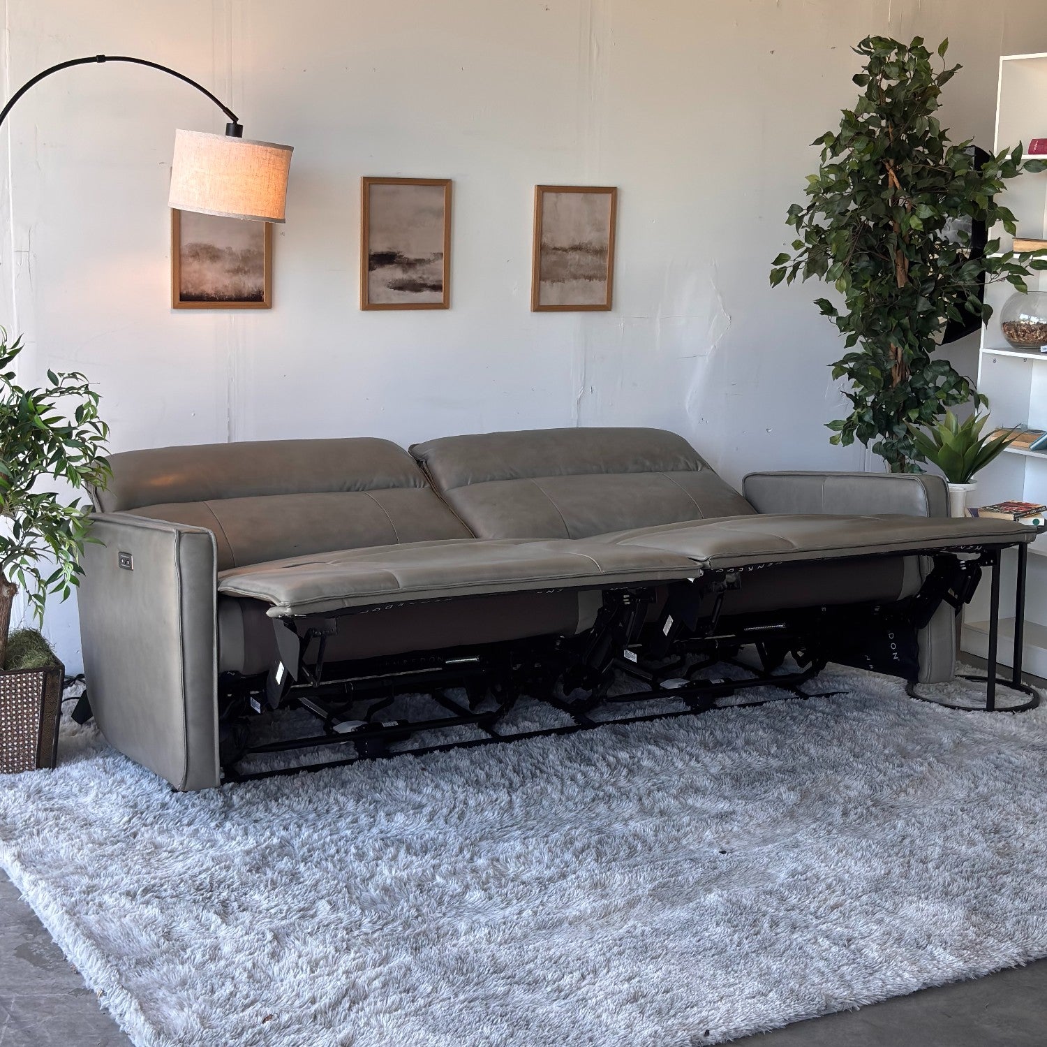 Henredon Keira Leather Zero-gravity Reclining Sofa
