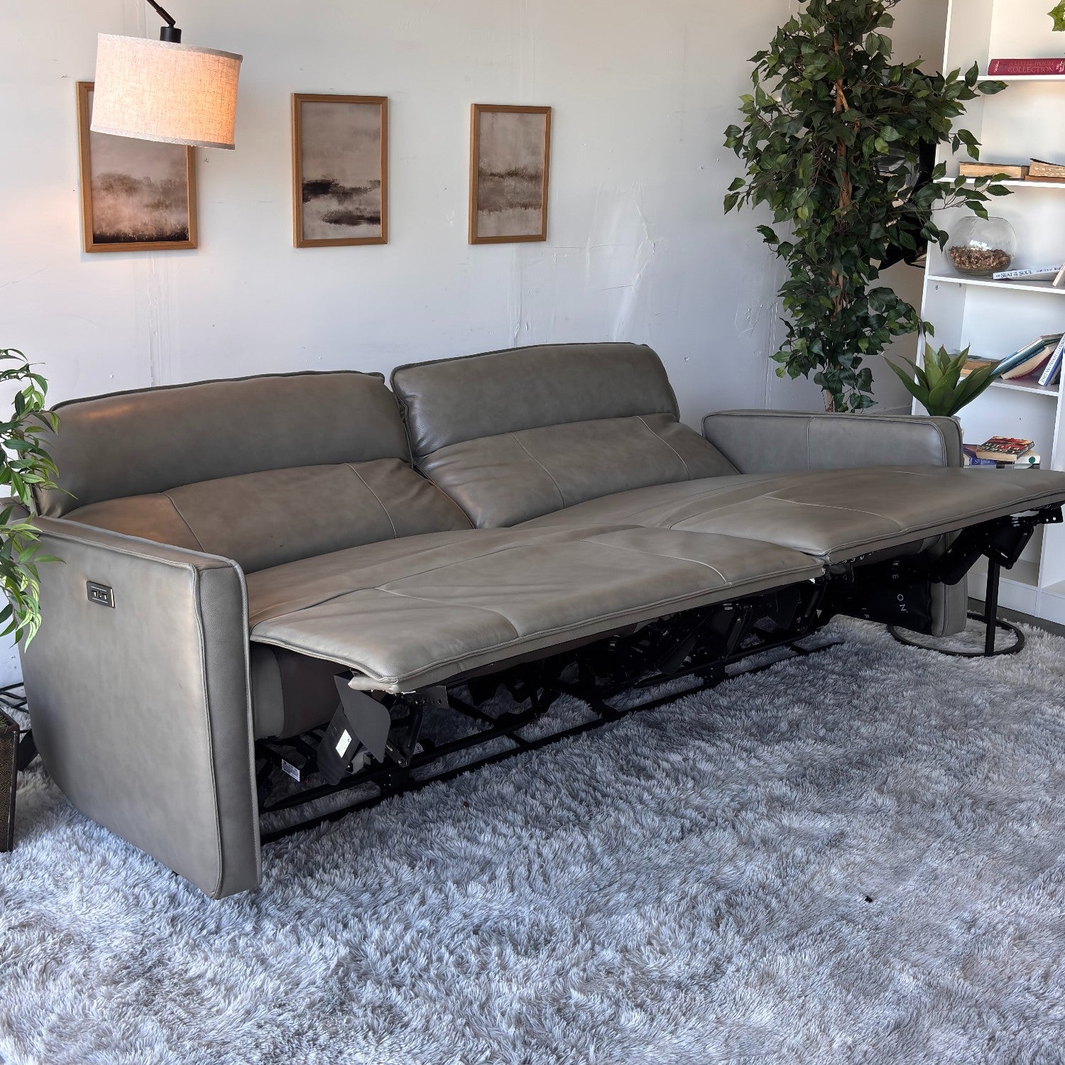 Henredon Keira Leather Zero-gravity Reclining Sofa